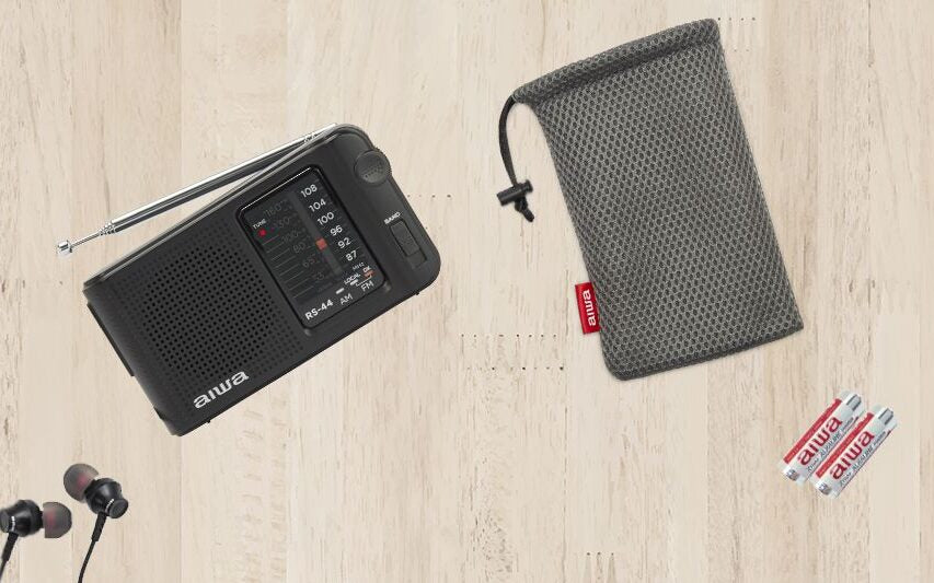 Aiwa RS44 FM/AM Portable Handheld Pocket Radio with Headphones Black RS-44