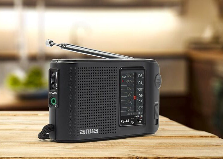 Aiwa RS44 FM/AM Portable Handheld Pocket Radio with Headphones Black RS-44